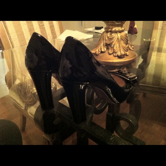 ⛔Reduced⛔MOSCHINO Black Patent W/Buckle - Picture 2 of 4