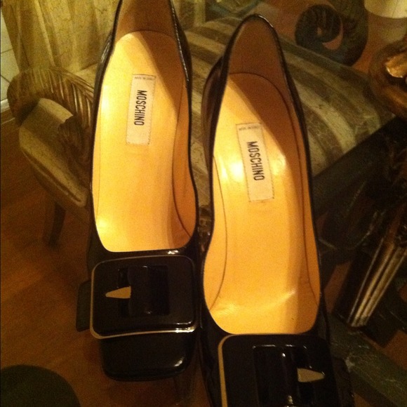 ⛔Reduced⛔MOSCHINO Black Patent W/Buckle - Picture 3 of 4