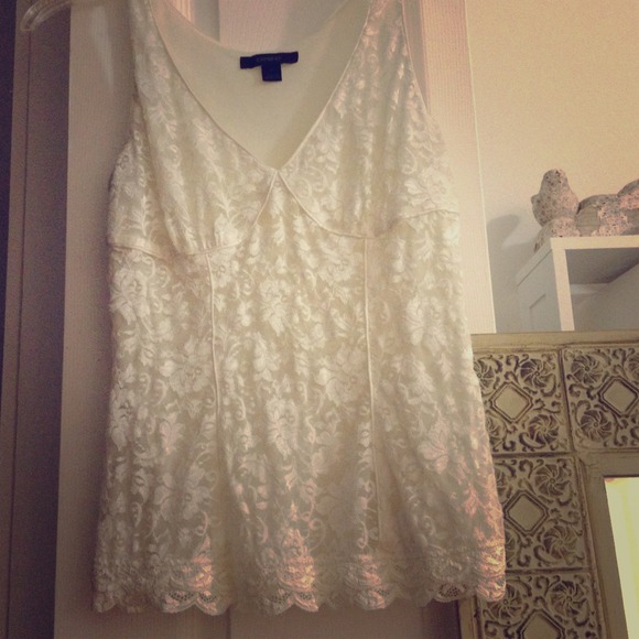 Lined laced cami.