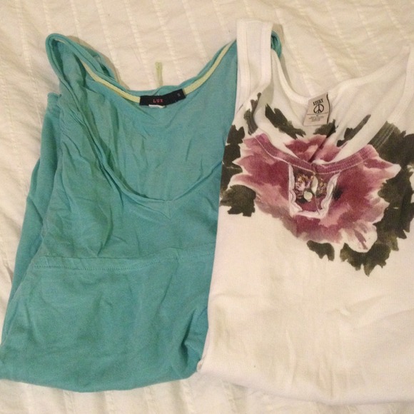 Bundle of two tops