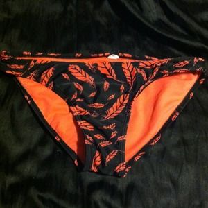Black and coral feather print bikini bottoms