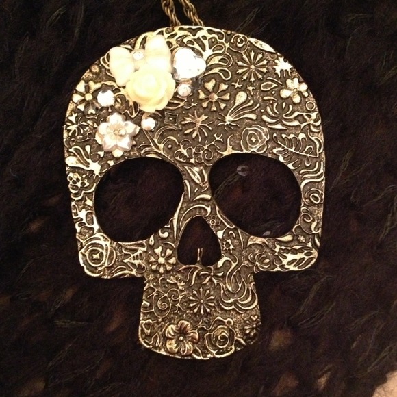 :::: Bundle 4 jennytrue::::Fashion skull necklace