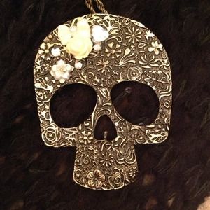 :::: Bundle 4 jennytrue::::Fashion skull necklace