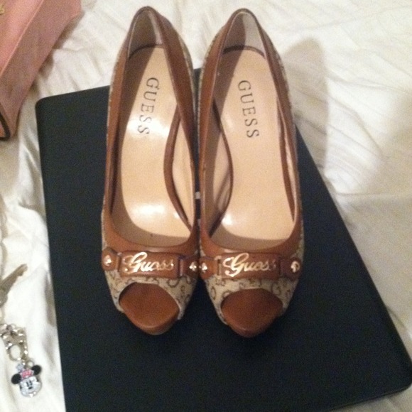 Guess Peep Toe Pumps size 5.5