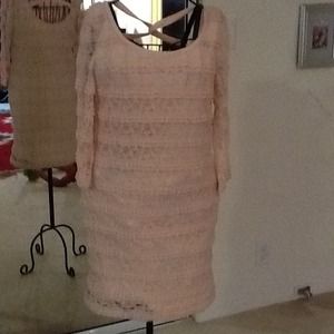 Longsleeve peach lace dress