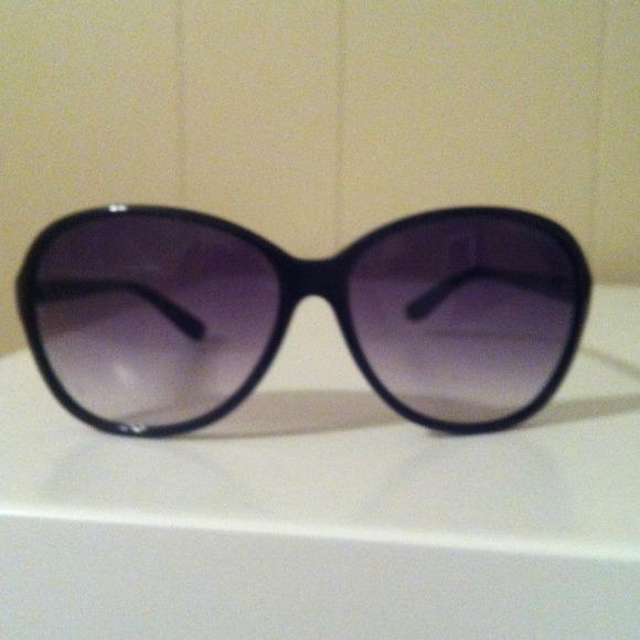 Marc by Marc Jacobs oversized, black sunglasses.