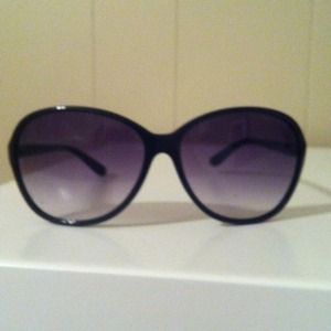 Marc by Marc Jacobs oversized, black sunglasses.