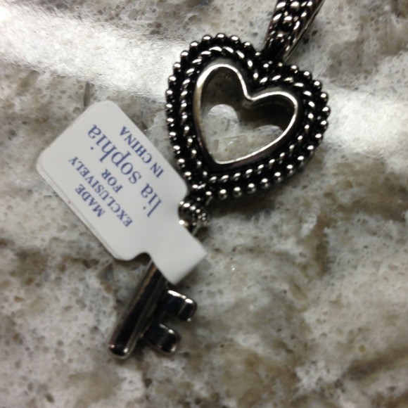 Lia Sophia - Picture 2 of 2