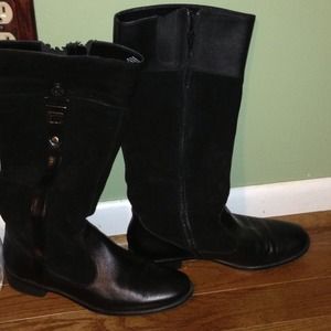 Ann Klein 's craslee riding boots.