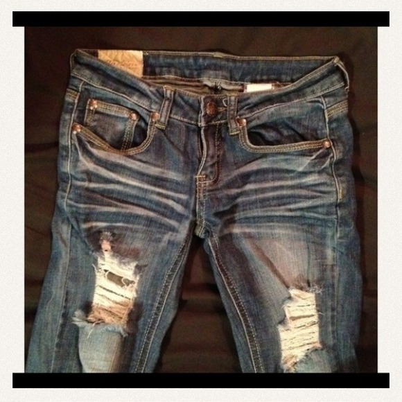 ✨SOLD✨💓💓💓 Machine hole/worn jeans