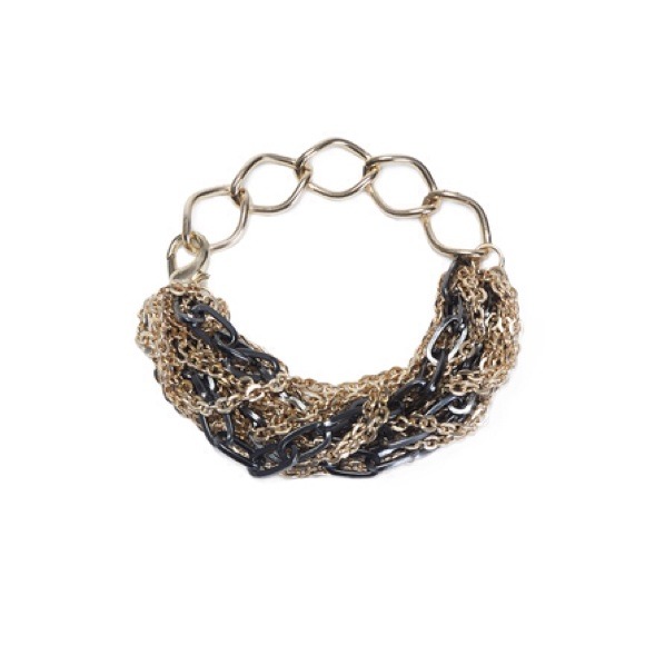 Chained bracelet - Picture 1 of 3