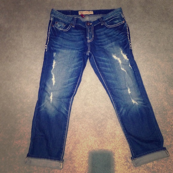 🌟RESERVED for Kungpao224🌟 BKE Cropped Jeans