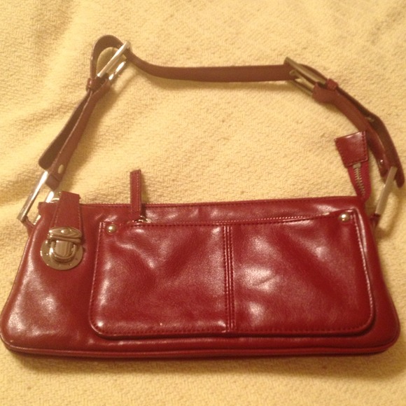 REDUCED👜GUESS Red Leather Pouchette👜