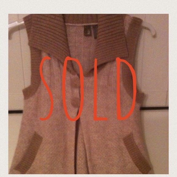 BKE sweater  from The Buckle.