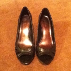 Black opentoed wedges