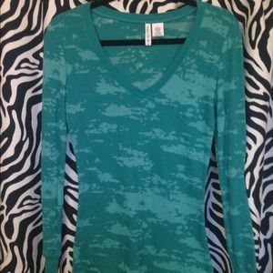 Adorable turquoise long sleeve!