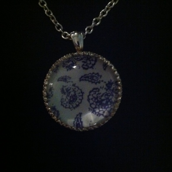 Vintage style necklace - just reduced price!! - Picture 2 of 2