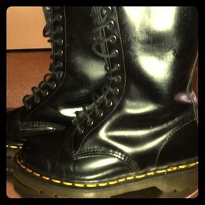 Doc Martins combat boots 💣