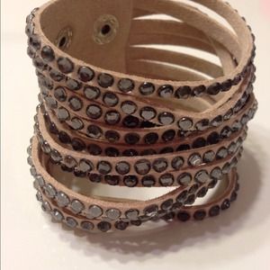 🌟 SOLD in bundle... Layered bracelet