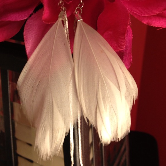 2 sets of earrings - Picture 3 of 3