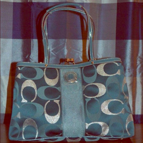 ⛔SOLD⛔⛔Coach Sig Metallic stripe framed Carryall⛔