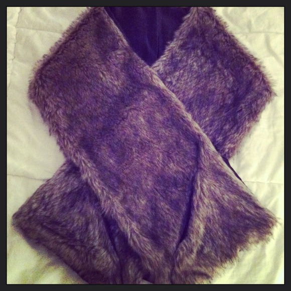 F21 Faux-Fur Scarf
