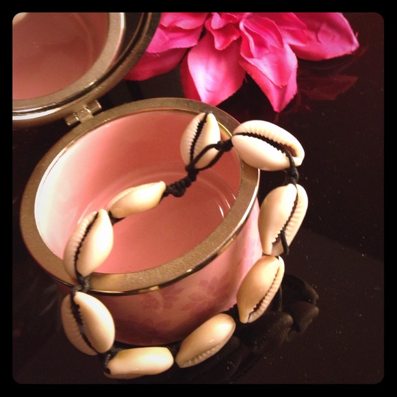 Anklet - Picture 1 of 1