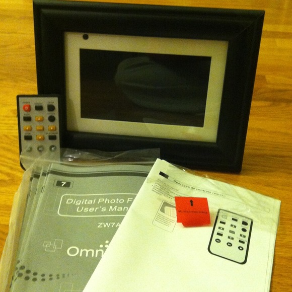 Digital Photo Frame. ⚠SOLD⚠ - Picture 3 of 4