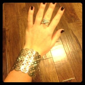 Cute cuff bracelet. Never worn!!