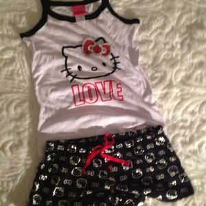 Hold%Hello kitty lounge pajama set. Never worn.