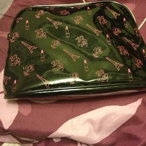 Estée Lauder makeup bag