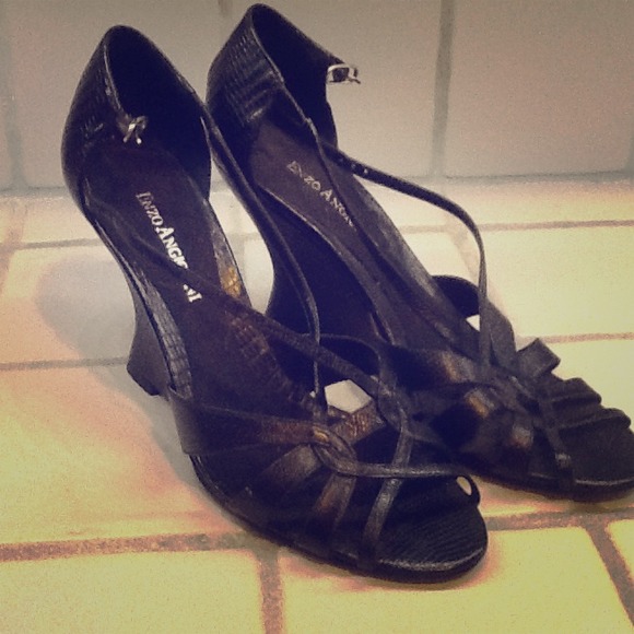 Enzo Angiolini black strappy wedges, super cute!