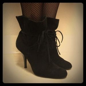 REDUCED PRiCE!! Calvin Klein Suede Boots