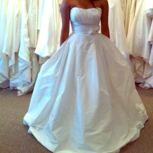 *Price Reduced* Allure 8771 wedding gown!