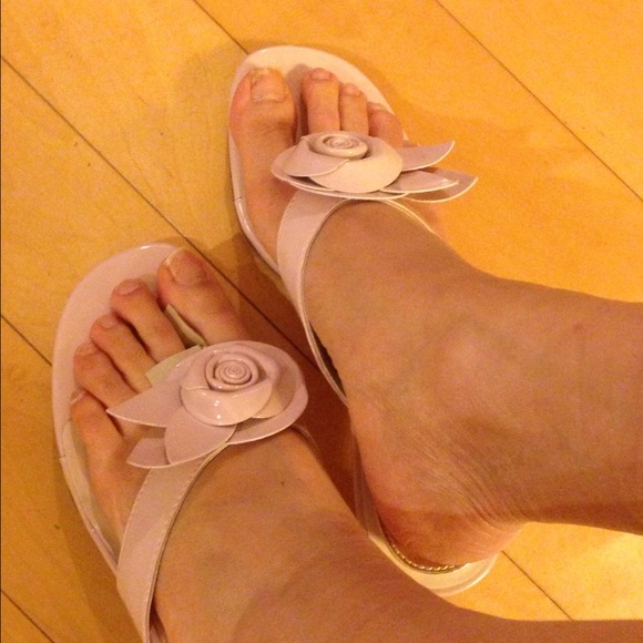 Cute Pink Summer Rose Sandal - Picture 2 of 4