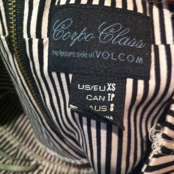 Volcom dress - Picture 3 of 3