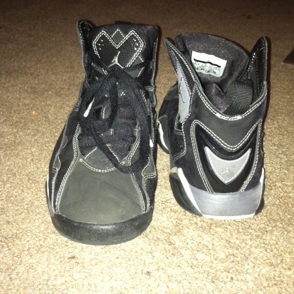 Jordan 7 Retro  COLOR:Black/Grey/White