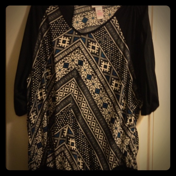 😃TRADED @vele 😃25/27 cute black and white tshirt