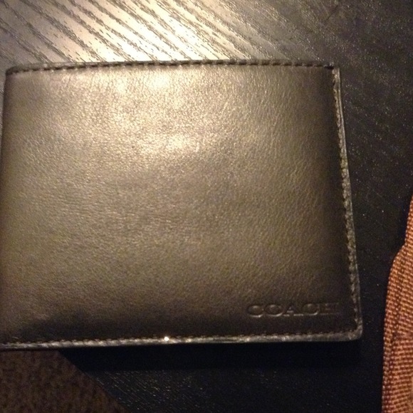 Brand new never used Men COACH wallet - Picture 3 of 4