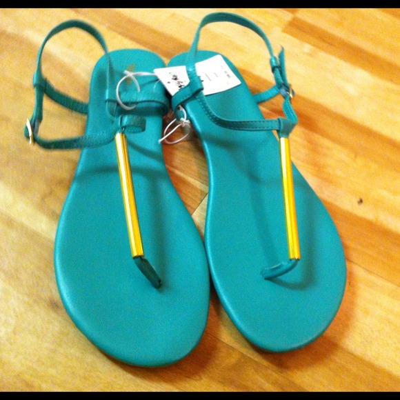 💢SOLD💢Pretty mint green sandals
