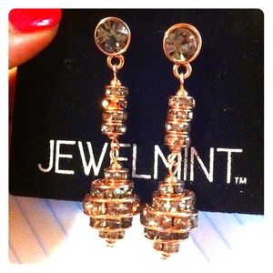 Brand : Jewelmint Earrings (: brand new!