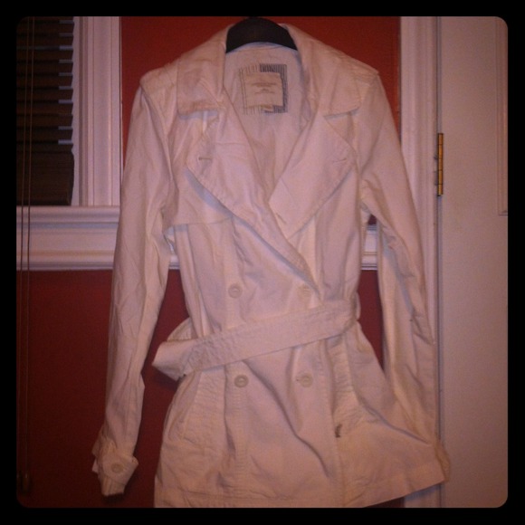 LG NWOT 100% Cotton AE White Spring Trench Coat