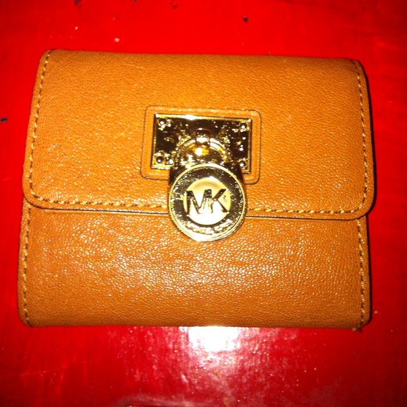 Michael Kors Hamilton Small Flap Wallet
