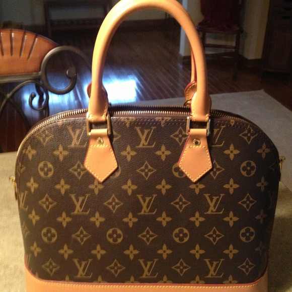 Louis Vuitton Great knockoff.