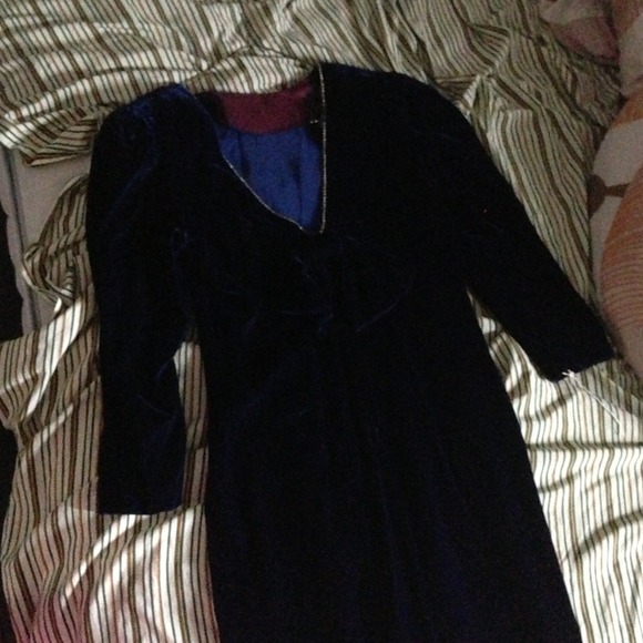 Caliendo dress with V shape in back. - Picture 2 of 2