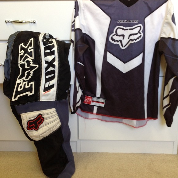 Fox riding set. Size 12-14 pants and kid lg jersey