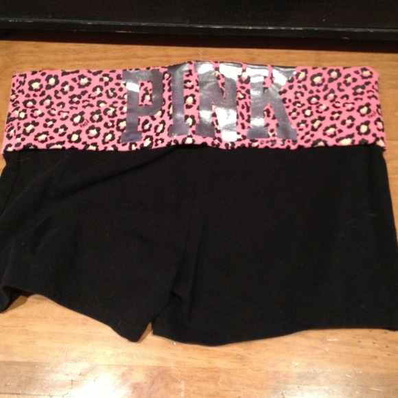 ⭐Sold⭐ Pink yoga shorts!