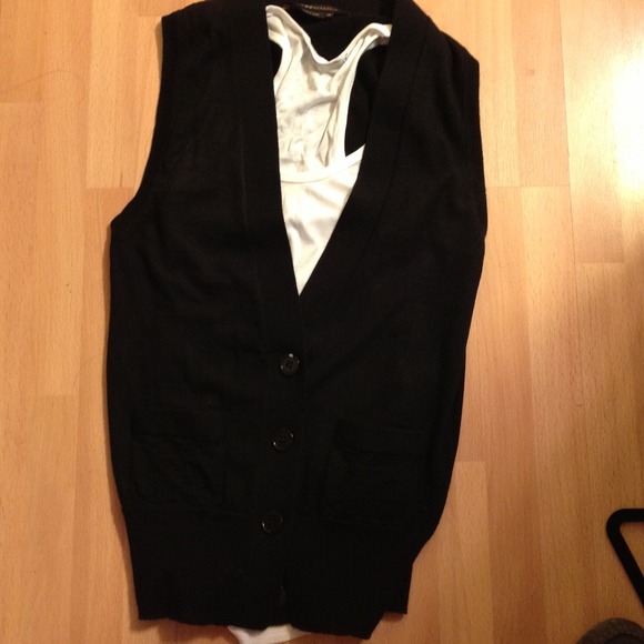 Black BCBG vest size xs - Picture 4 of 4