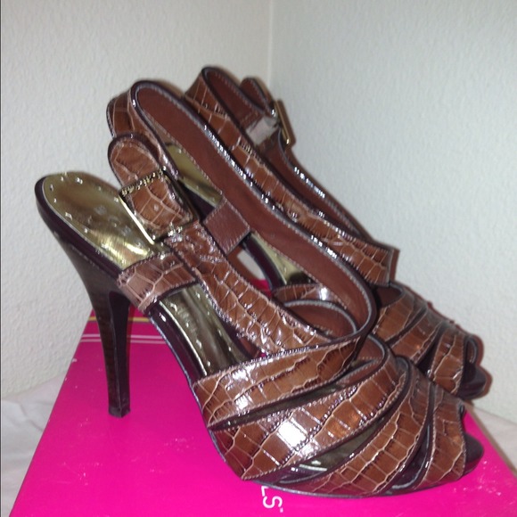 BCBGirls Coffee Brown Croc Patent Heels Size 8