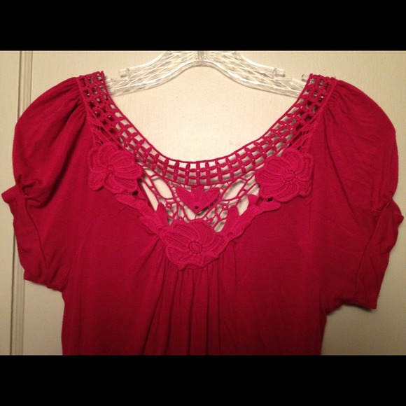 Not available!!! Dark pink top w/crochet detailing - Picture 2 of 4